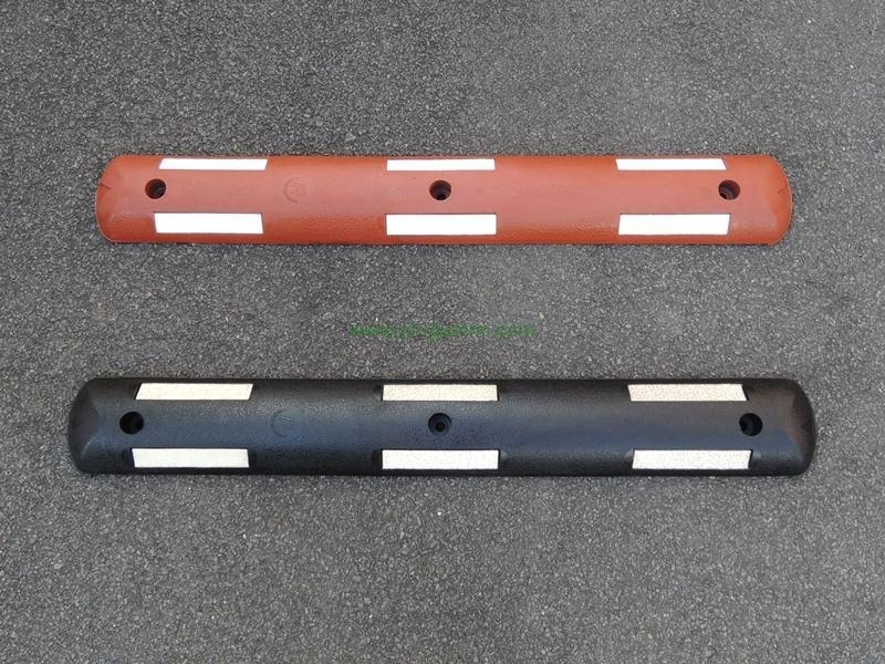 TDJ Markeringsbjælke 100cm - vejbaneopdeling fra trafikgummi.dk TDJ Markeringsbjælke 100cm fra trafikgummi.dk
