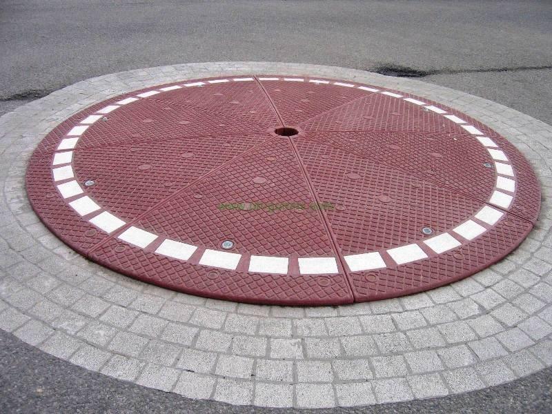 TDJ Rundkørsel rødbrun - trafiksikkerhed fra trafikgummi.dk
