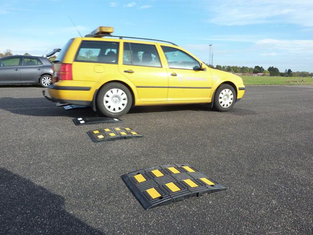 TDJ Vejbump fra Trafikgummi.dk er testet og typegodkendt af vejdirektoratet og politiet TDJ Vejbump fra Trafikgummi.dk er testet og typegodkendt af vejdirektoratet og politiet