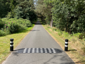 Fartzone 30km/t TDJ Vejbump 40 km/t fra trafikgummi.dk